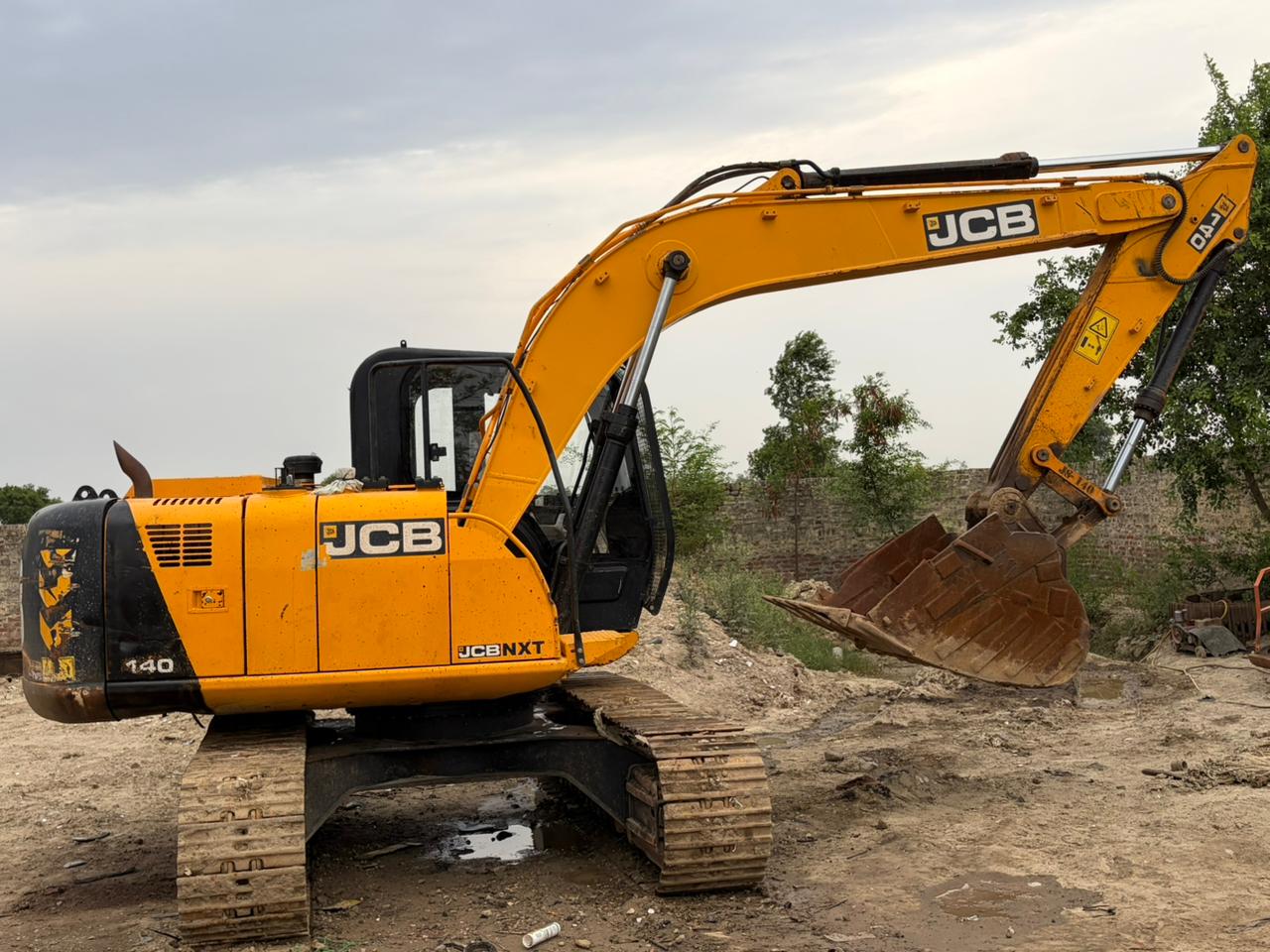 JCB JS140 Excavator (2021) photo 4